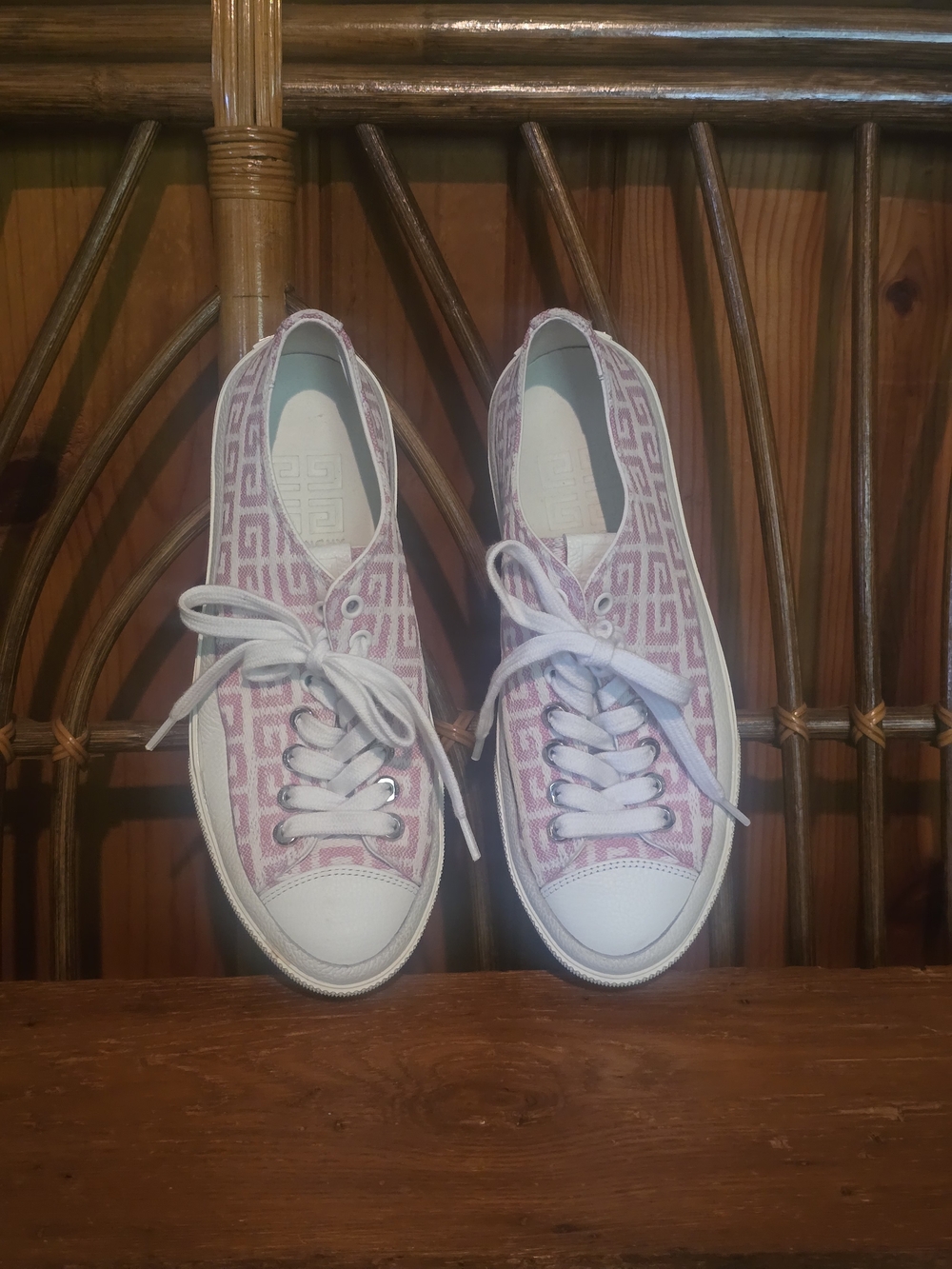Givenchy Pink Patterned Low-Top Sneakers - Picture 7 of 16